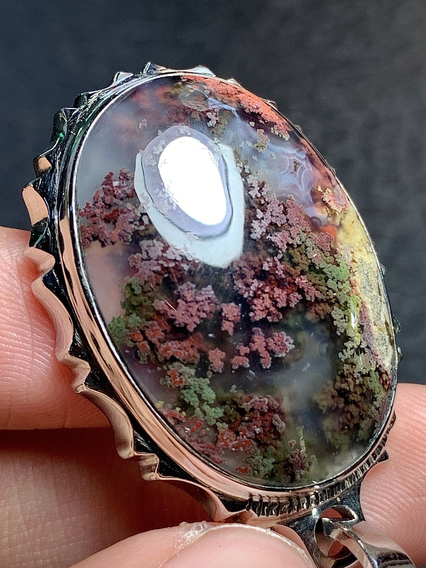 Scenic Moss Agate Oval Pendant 37x24x9mm