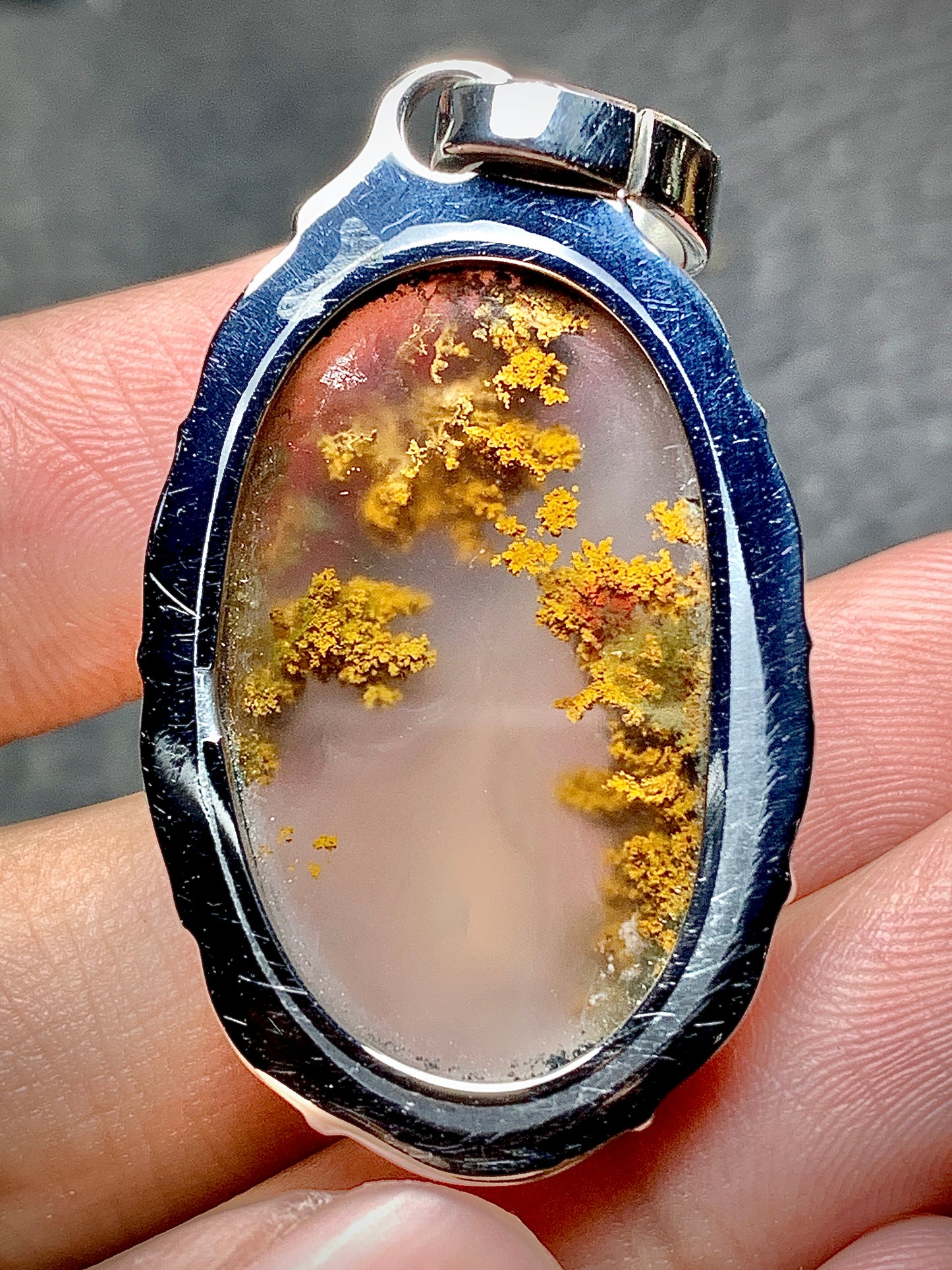 Scenic Moss Agate Oval Pendant 30x19x10mm