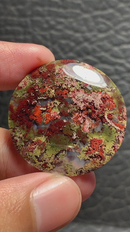 Scenic Moss Agate Round Cabochon 32x32x4mm