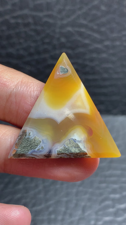 Marcasite Agate Triangle Cabochon 30x28x5mm